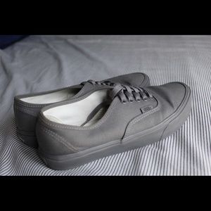 Ultra-Lite Mono Gray Vans